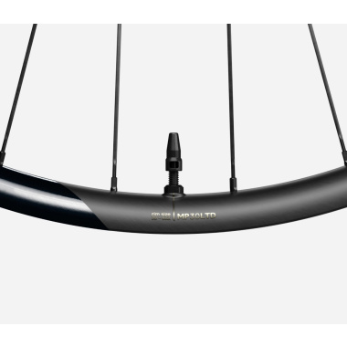 Komplet kół OQUO MP30LTD (karbon, 29", Shimano, blue carbon)