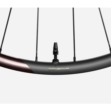 Komplet kół OQUO MP30LTD (karbon, 29", Shimano, wine red)