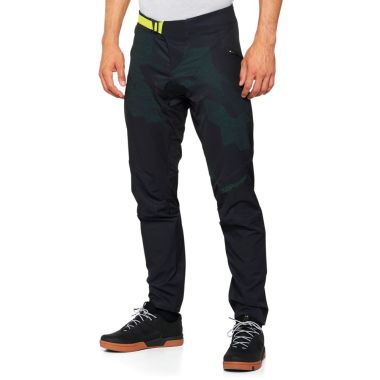 Spodnie męskie 100% AIRMATIC LE Pants black camo roz. 28 (EUR 42) (NEW 2022)